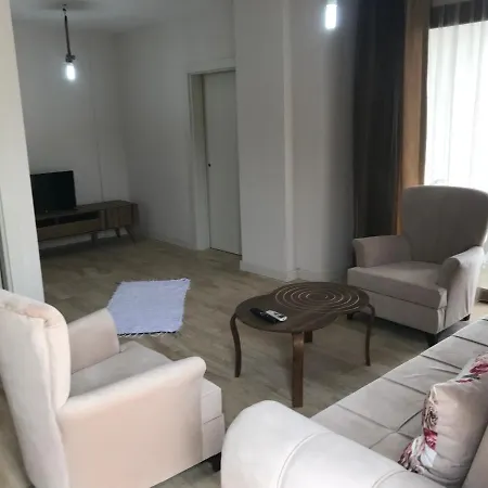 Guendogan Kuecuekbuek Te Deniz'E 5 Dakika